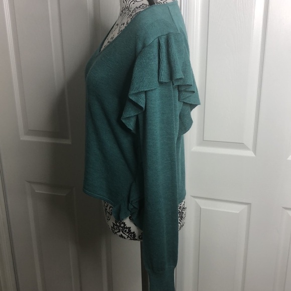 John And Jenn Boxy Green Ruffle Sweater XS - Picture 3 of 7